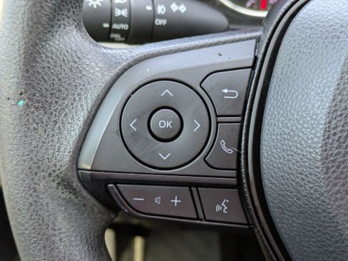 Used 2021 Toyota RAV4 XLE w/ Convenience Package FWD image 24