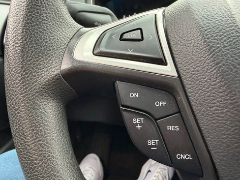 Used 2015 Ford Fusion SE image 30