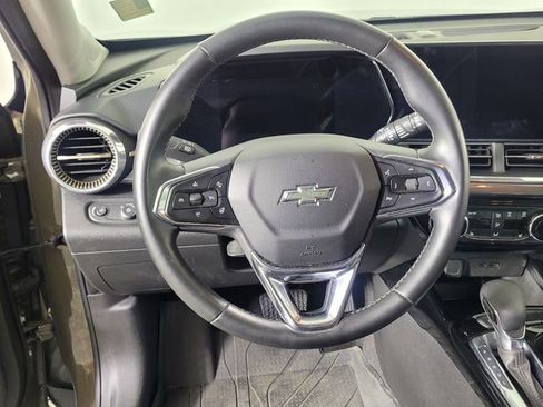 Used 2024 Chevrolet Trax ACTIV w/ Driver Confidence Package image 16