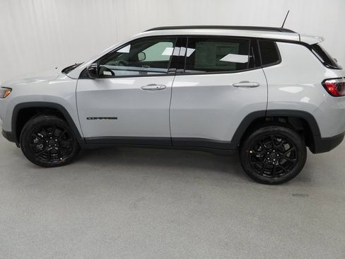 New 2026 Jeep Compass Latitude image 14
