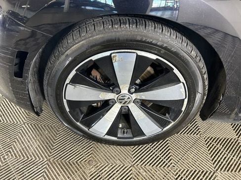 Used 2012 Volkswagen Beetle 2.0T FWD image 10