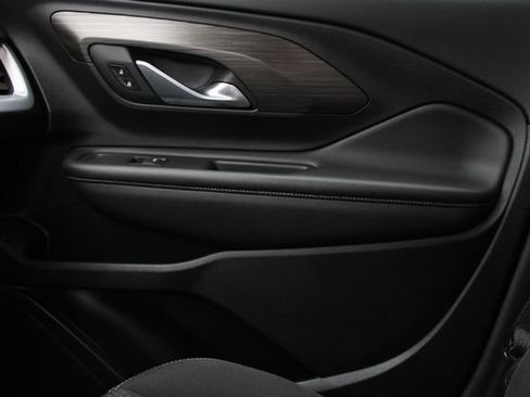 Used 2022 GMC Terrain SLE image 17