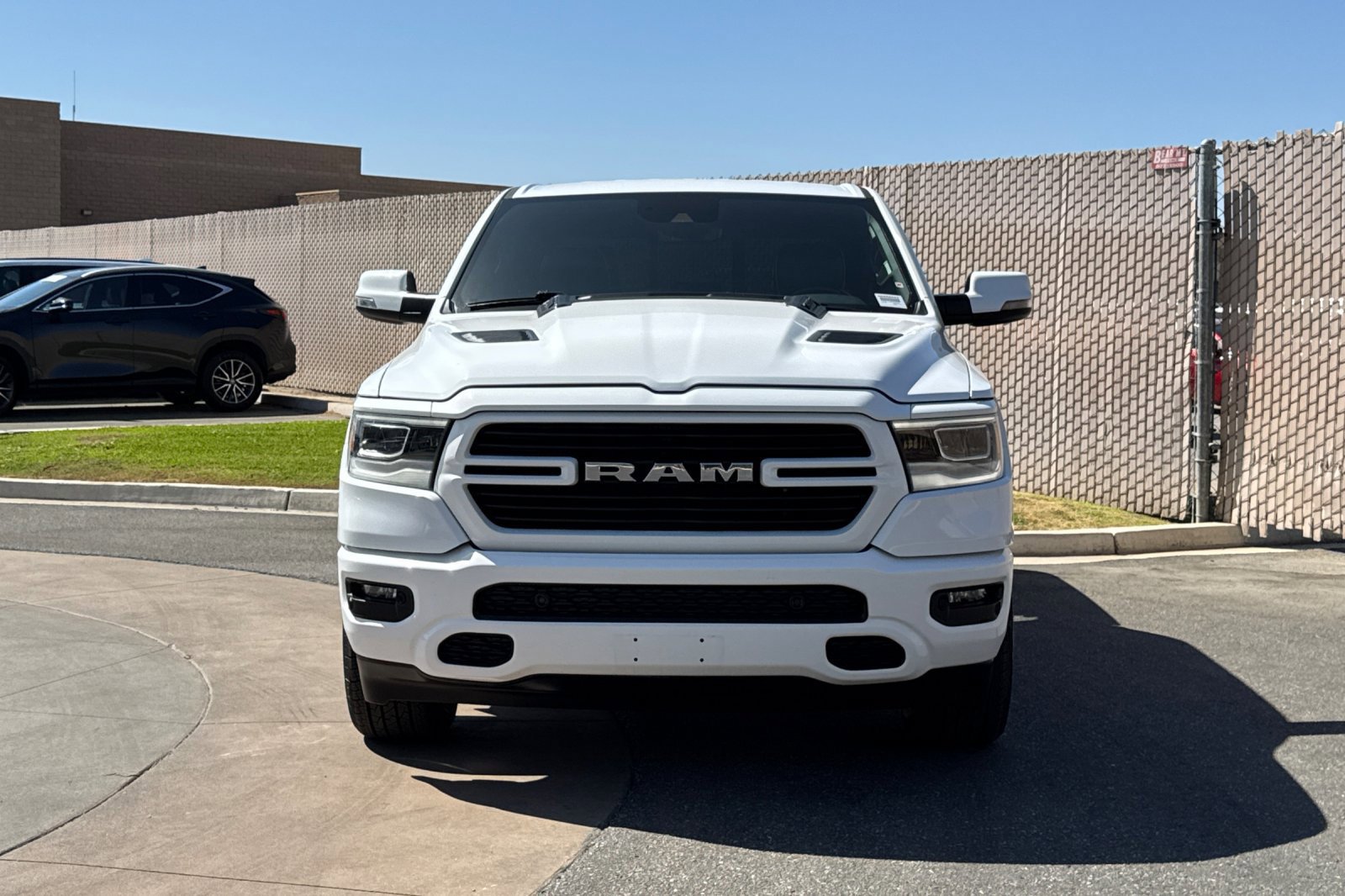 Used 2023 RAM 1500 Laramie AWD/4WD image 9