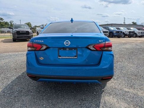 Used 2022 Nissan Versa SV w/ Trunk Package FWD image 5