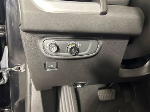 Used 2023 GMC Terrain SLE image 20