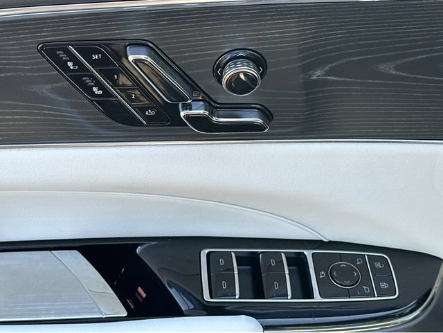 Certified 2024 Cadillac Lyriq Luxury RWD image 34