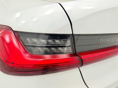 Used 2020 BMW 330i Sedan w/ Convenience Package RWD image 27
