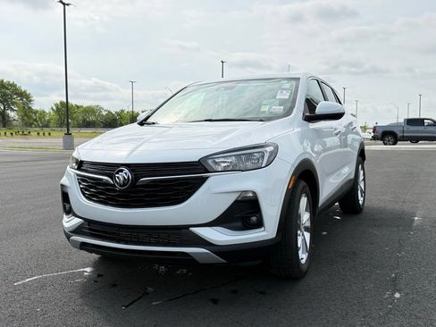Used 2023 Buick Encore GX Preferred w/ Cold Weather Comfort Package FWD image 3