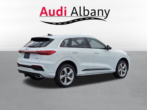 New 2025 Audi Q5 Premium Plus AWD/4WD image 4