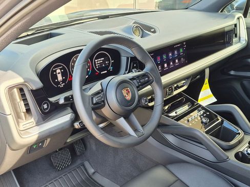 New 2026 Porsche Cayenne E-Hybrid AWD/4WD image 4