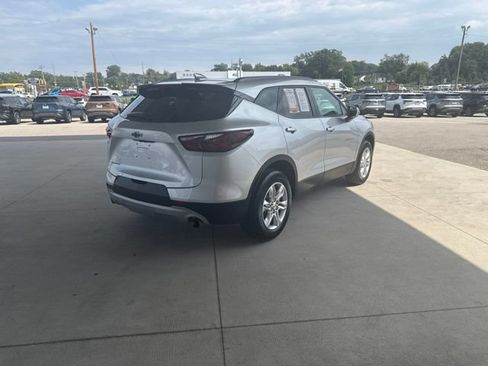 Used 2020 Chevrolet Blazer LT FWD image 4