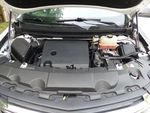 Used 2022 Chevrolet Traverse LS AWD/4WD image 15