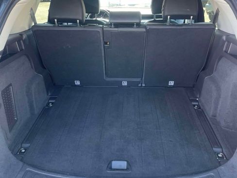 Used 2017 Land Rover Discovery Sport SE image 10