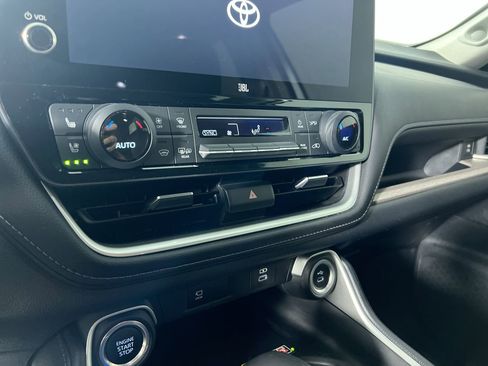 Used 2024 Toyota Grand Highlander Limited image 22