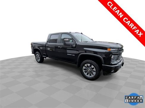 Used 2025 Chevrolet Silverado 2500 Custom w/ Custom Convenience Package image 2
