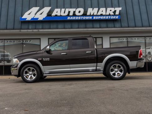 Used 2016 RAM 1500 Laramie w/ Convenience Group image 9