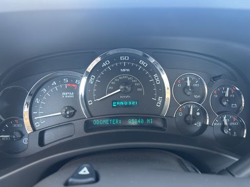 Used 2005 Cadillac Escalade EXT AWD/4WD image 17