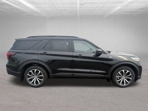 New 2026 Ford Explorer ST-Line AWD/4WD image 2