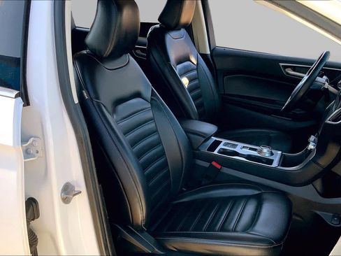 Used 2022 Ford Edge SEL AWD/4WD image 9