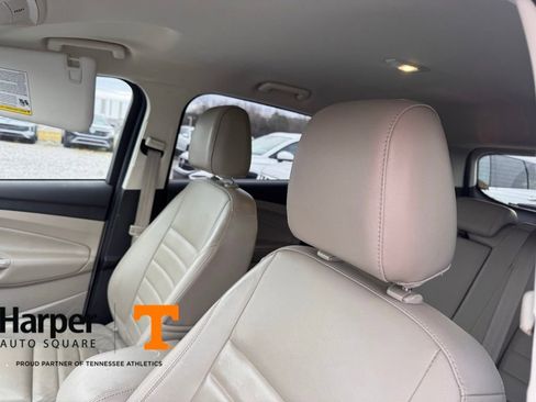 Used 2015 Ford Escape SE w/ Equipment Group 201A image 12