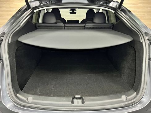 Used 2025 Tesla Model Y Long Range AWD/4WD image 22