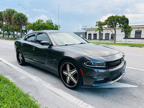 Used 2018 Dodge Charger R/T RWD image 7