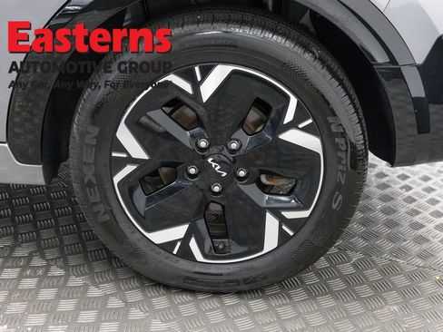 Used 2024 Kia Niro Wind w/ Wind Preserve Package FWD image 32