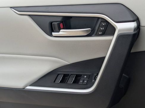 Used 2023 Toyota RAV4 XLE Premium image 26