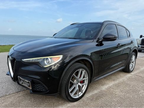 Used 2018 Alfa Romeo Stelvio Ti Sport AWD/4WD image 1