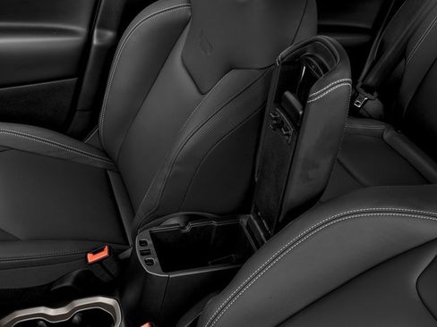 Used 2016 Jeep Renegade Limited image 18