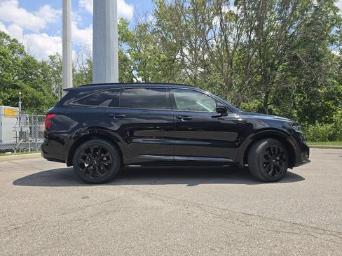 Used 2023 Kia Sorento SX FWD image 16