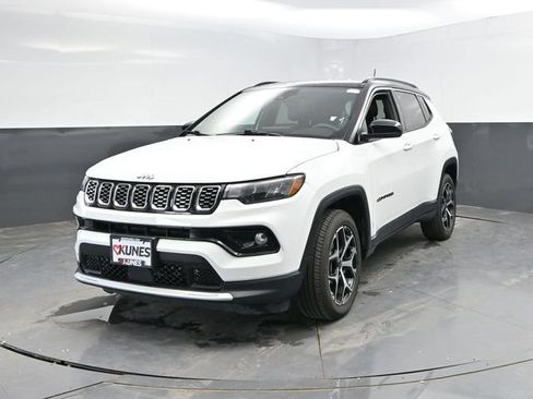 Used 2025 Jeep Compass Limited AWD/4WD image 6