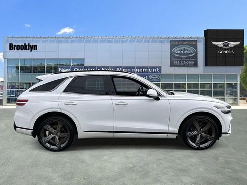Used 2025 Genesis GV70 3.5T Sport w/ Sport Advanced Package AWD/4WD image 2