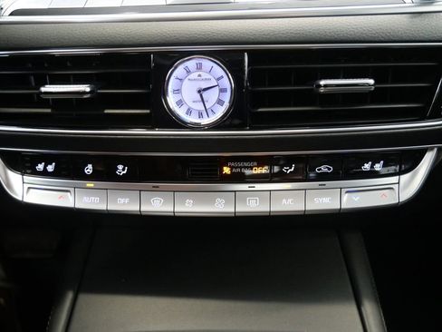 Used 2019 Kia K900 Luxury w/ VIP Package AWD/4WD image 24