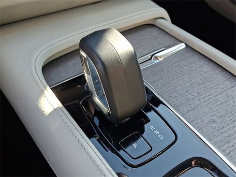 Used 2023 Volvo S90 B6 Plus image 15