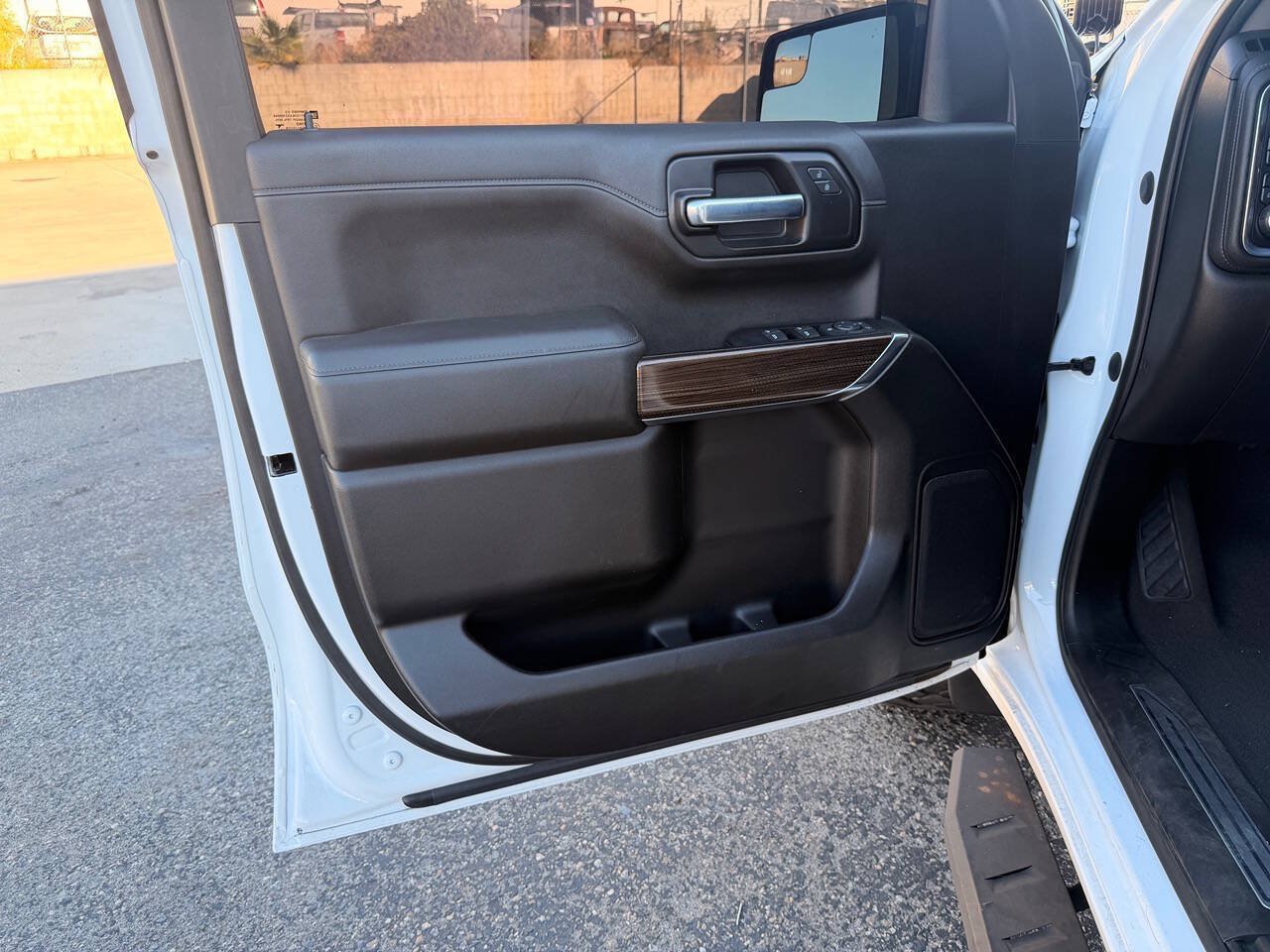 Used 2021 Chevrolet Silverado 1500 LT AWD/4WD image 23