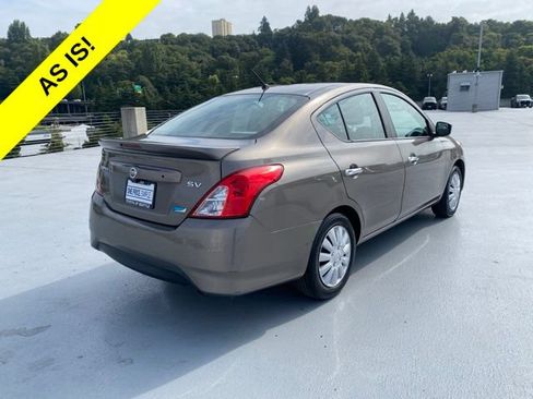 Used 2015 Nissan Versa SV FWD image 8