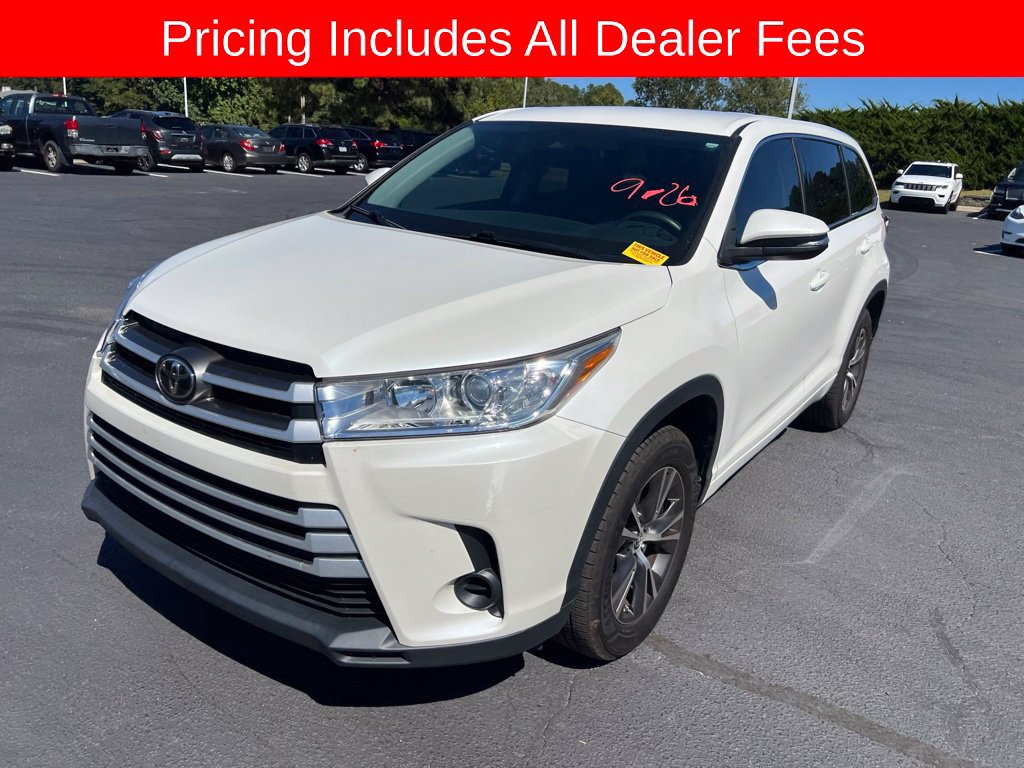 Used 2017 Toyota Highlander LE FWD image 13
