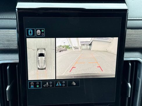 Used 2024 GMC Acadia Denali AWD/4WD image 19