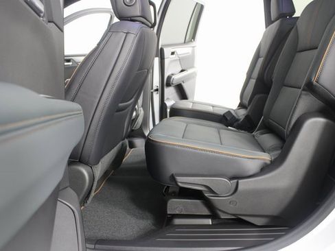 New 2026 GMC Acadia AT4 w/ Luxury Package image 20