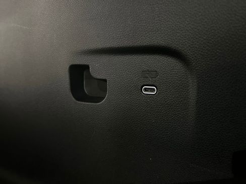 Used 2024 Chevrolet Traverse LT image 37