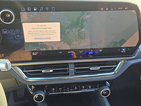 New 2026 Chevrolet Equinox EV LT image 16