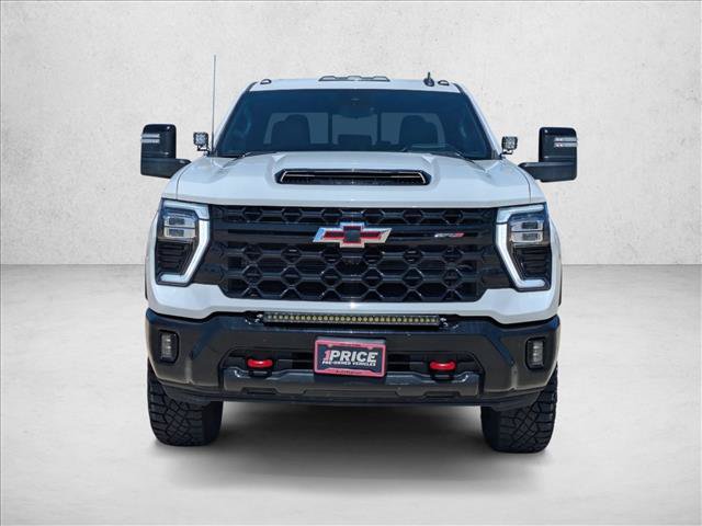 Used 2024 Chevrolet Silverado 2500 ZR2 w/ Technology Package AWD/4WD image 2