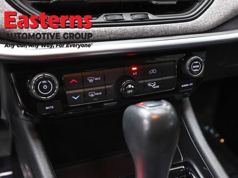 Used 2022 Jeep Compass Latitude AWD/4WD image 19