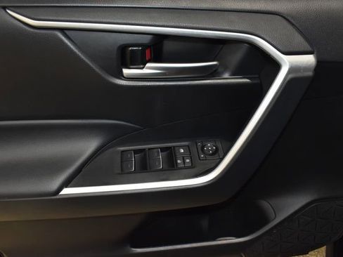 Used 2025 Toyota RAV4 XLE image 29