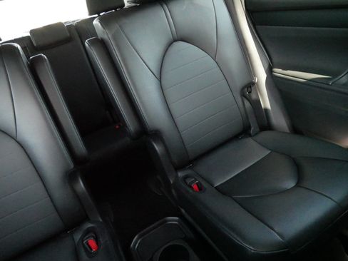 Certified 2025 Toyota Highlander XLE AWD/4WD image 14