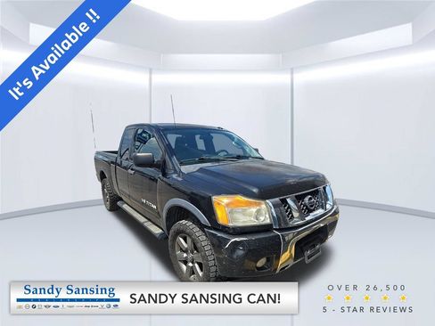 Used 2015 Nissan Titan SV w/ SV Value Truck Package RWD image 1