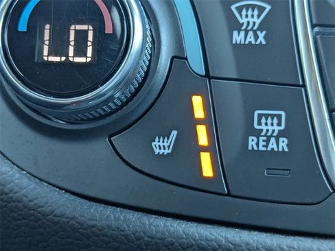 Used 2023 Chevrolet Equinox RS image 28