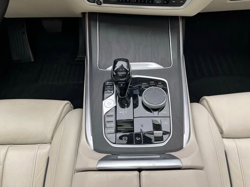 Used 2020 BMW X7 xDrive40i w/ Parking Assistance Package image 12