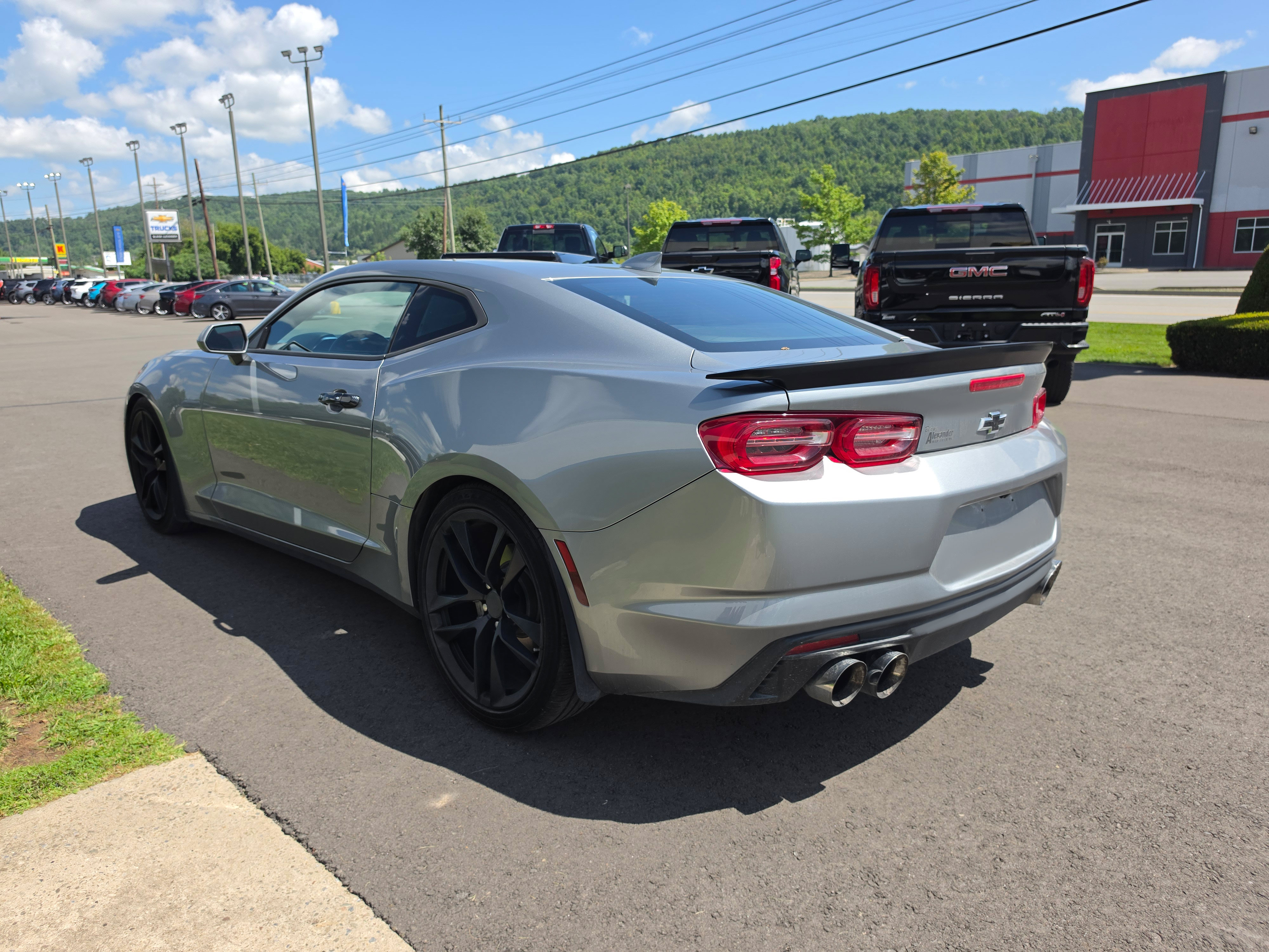 Used 2023 Chevrolet Camaro LT RWD image 6